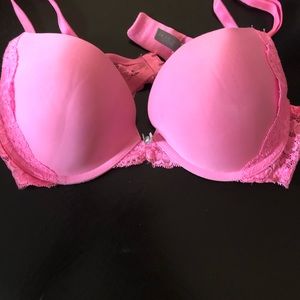 Victoria secret bra size 38B. Excellent condition